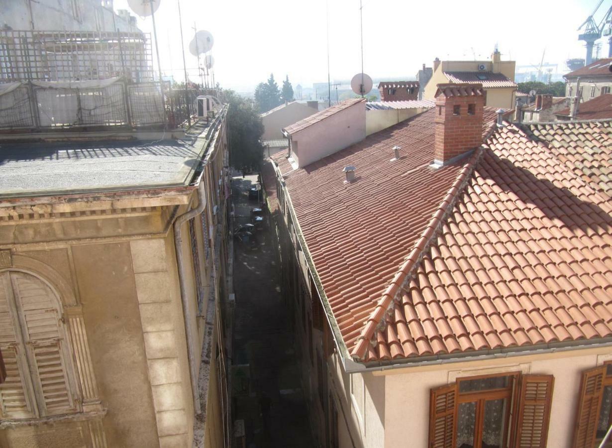 Апартаменты Centar Old Town, With Free Private Parking Пула Экстерьер фото