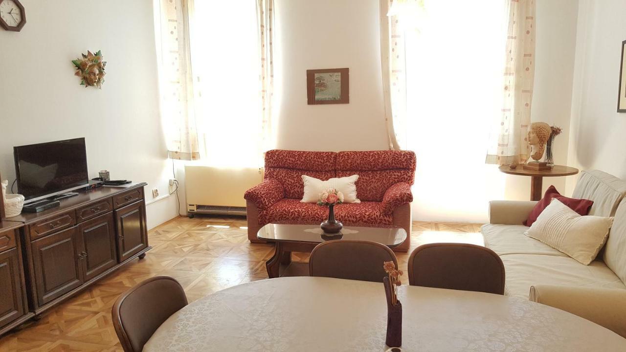 Апартаменты Centar Old Town, With Free Private Parking Пула Экстерьер фото